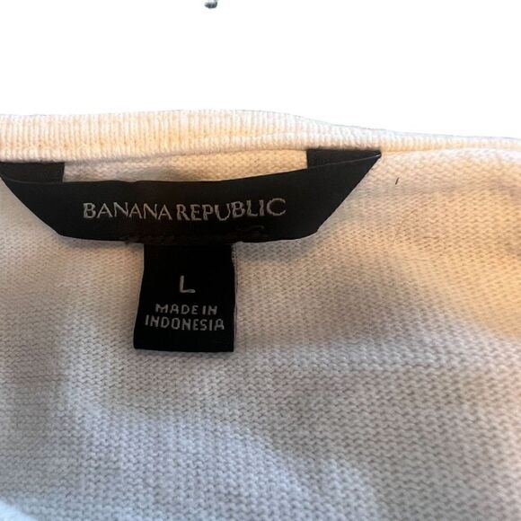 2 for $20! Republic Women’s Cream Embellished sweatshirt  Size Large - Picture 2 of 6